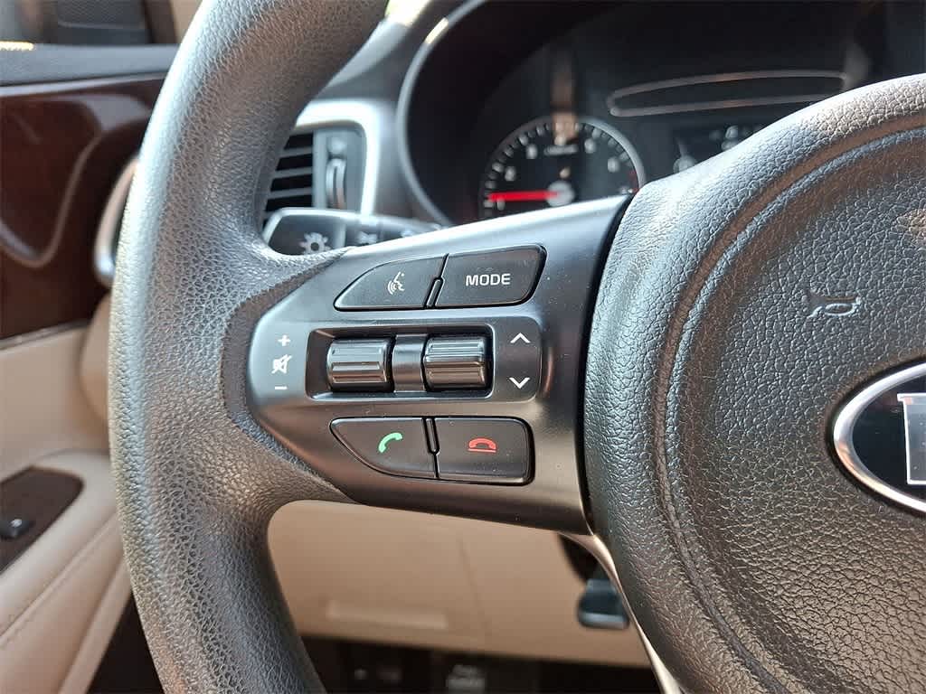 2017 Kia Sorento LX 17