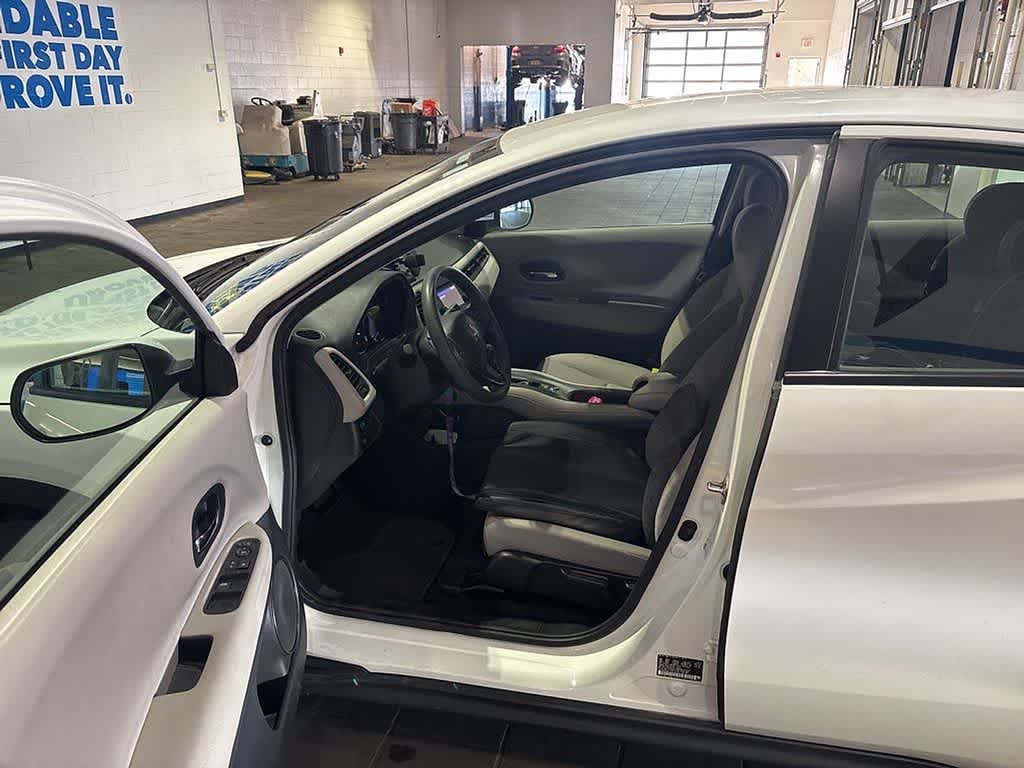 Thumbnail: 2017 Honda HR-V - 15