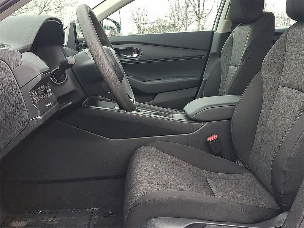 2025 Honda Accord LX 8