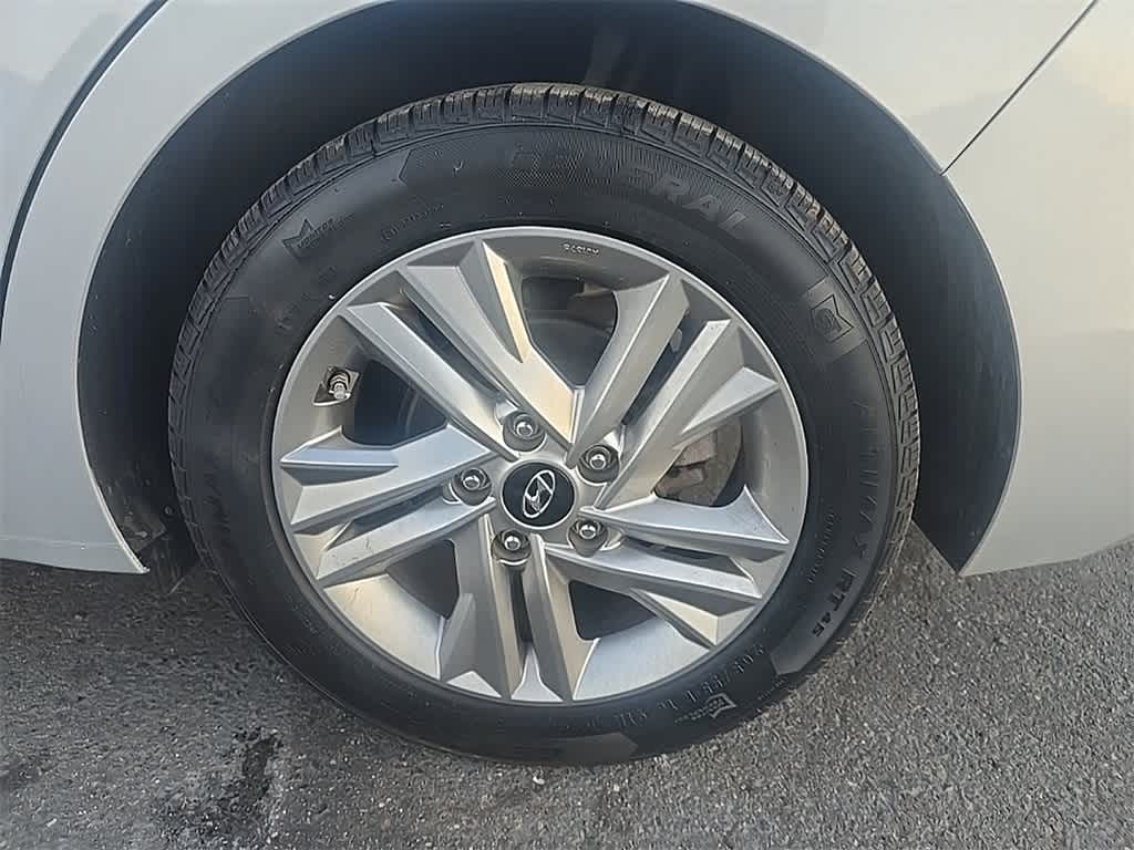 Thumbnail: 2020 Hyundai Elantra - 7