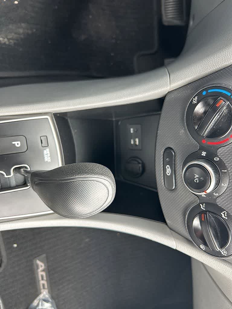 Thumbnail: 2016 Hyundai Accent - 20