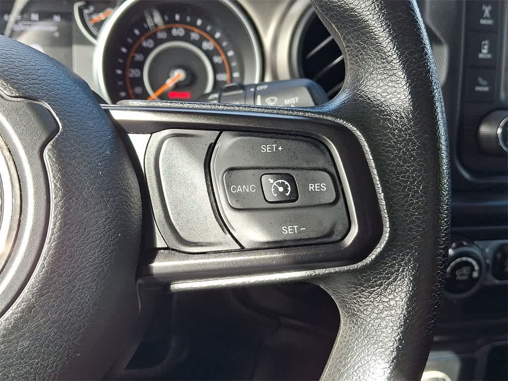 Thumbnail: 2018 Jeep Wrangler - 17