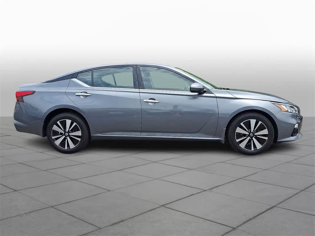 Thumbnail: 2020 Nissan Altima - 23