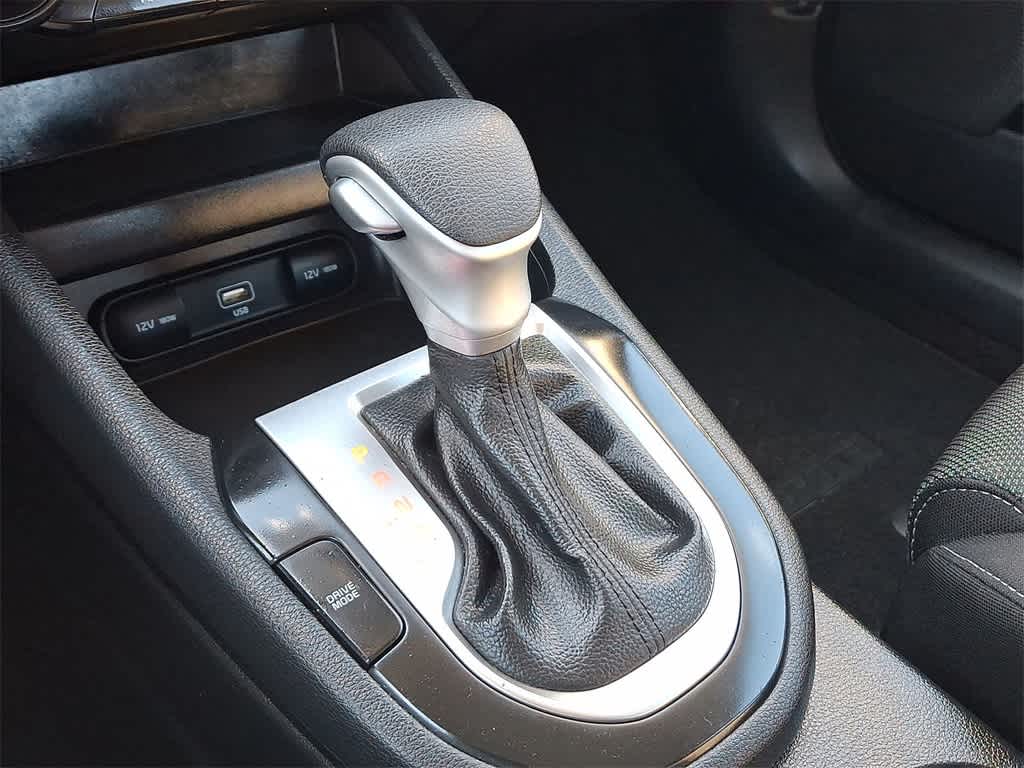 Thumbnail: 2022 Kia Forte - 12