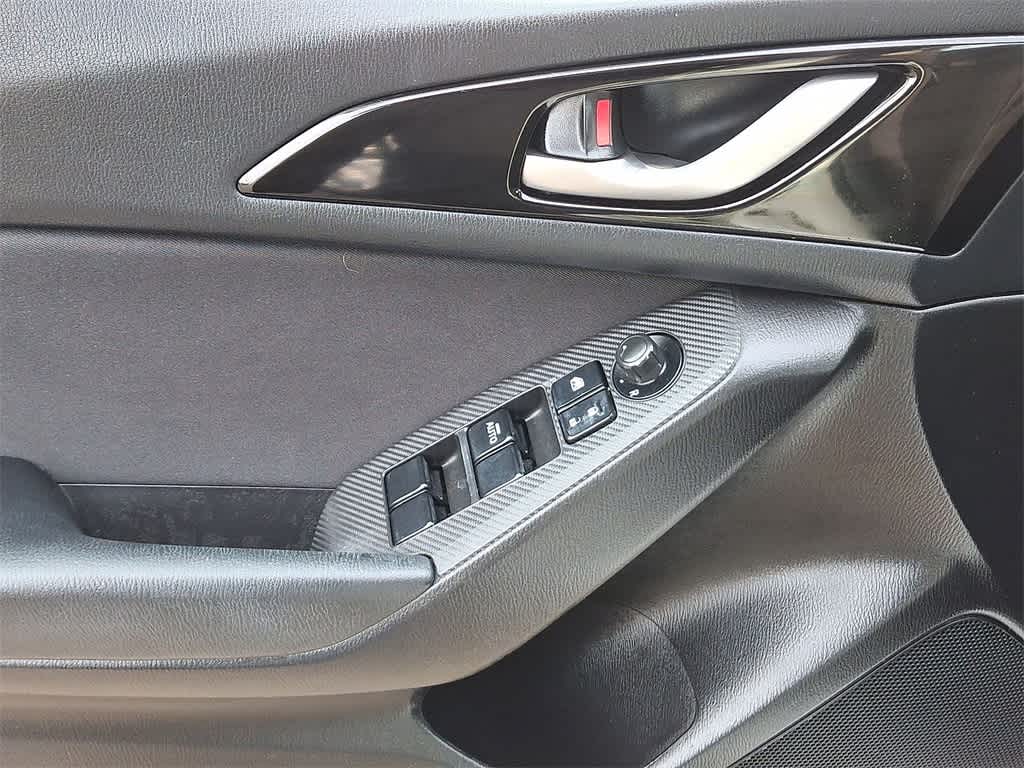 Thumbnail: 2016 Mazda Mazda3 - 10