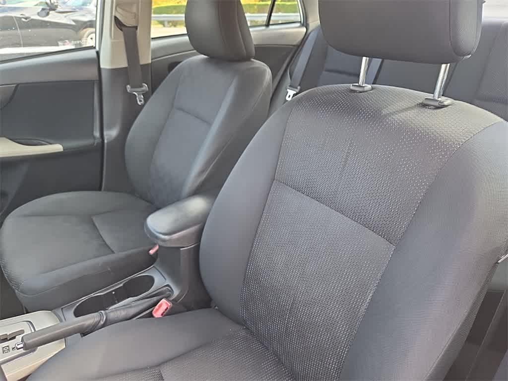 Thumbnail: 2010 Toyota Corolla - 11