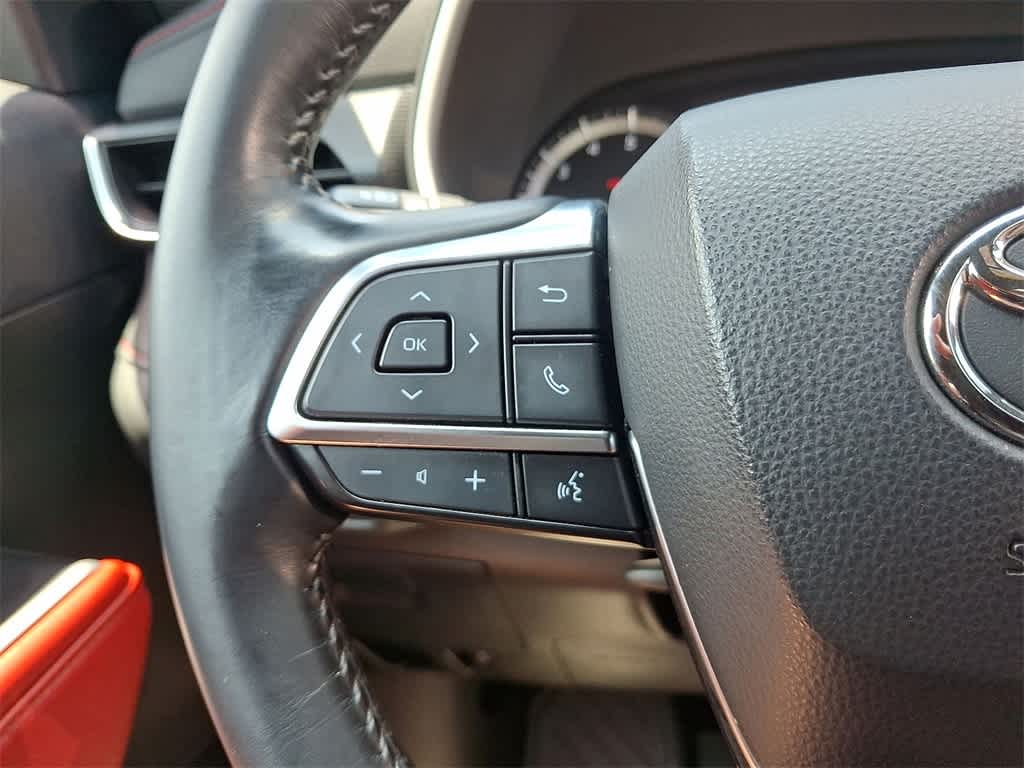 Thumbnail: 2021 Toyota Highlander - 17