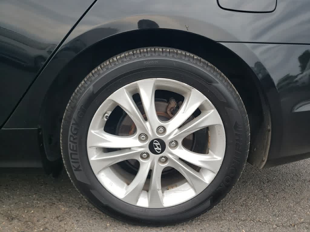 Thumbnail: 2013 Hyundai Sonata - 9