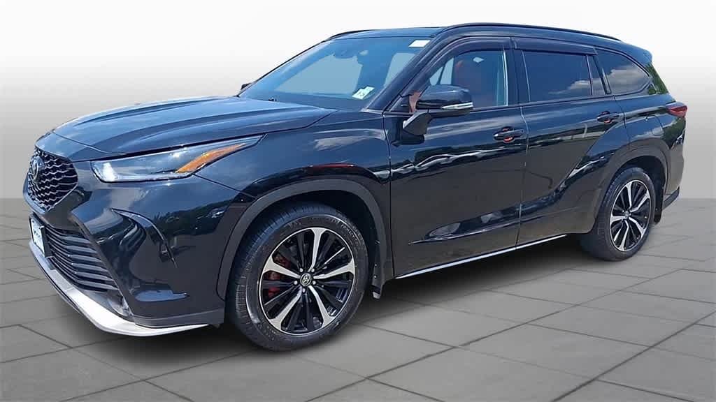 Thumbnail: 2021 Toyota Highlander - 4