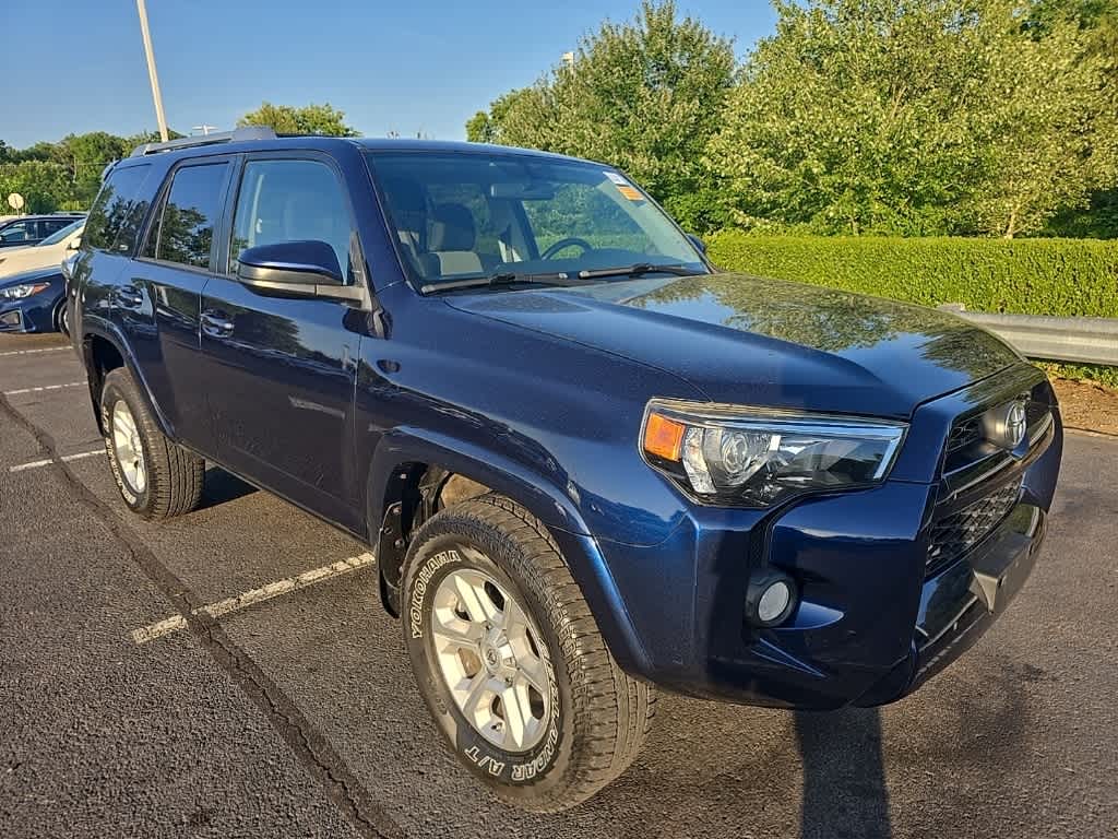 Thumbnail: 2014 Toyota 4Runner - 3
