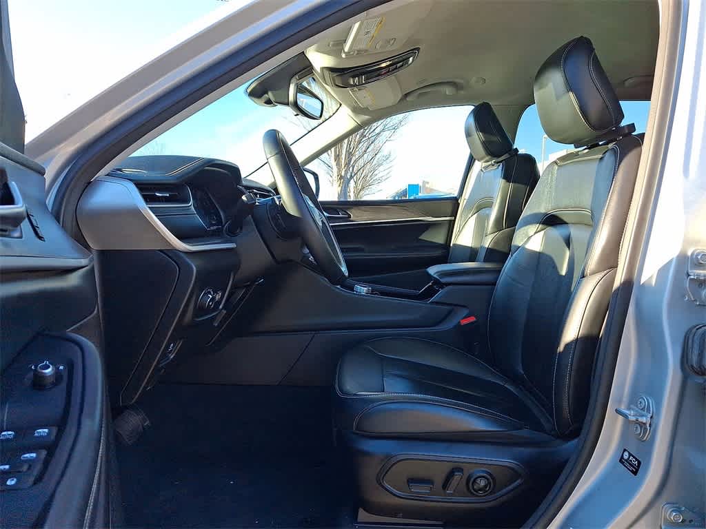 Thumbnail: 2022 Jeep Grand Cherokee L - 11