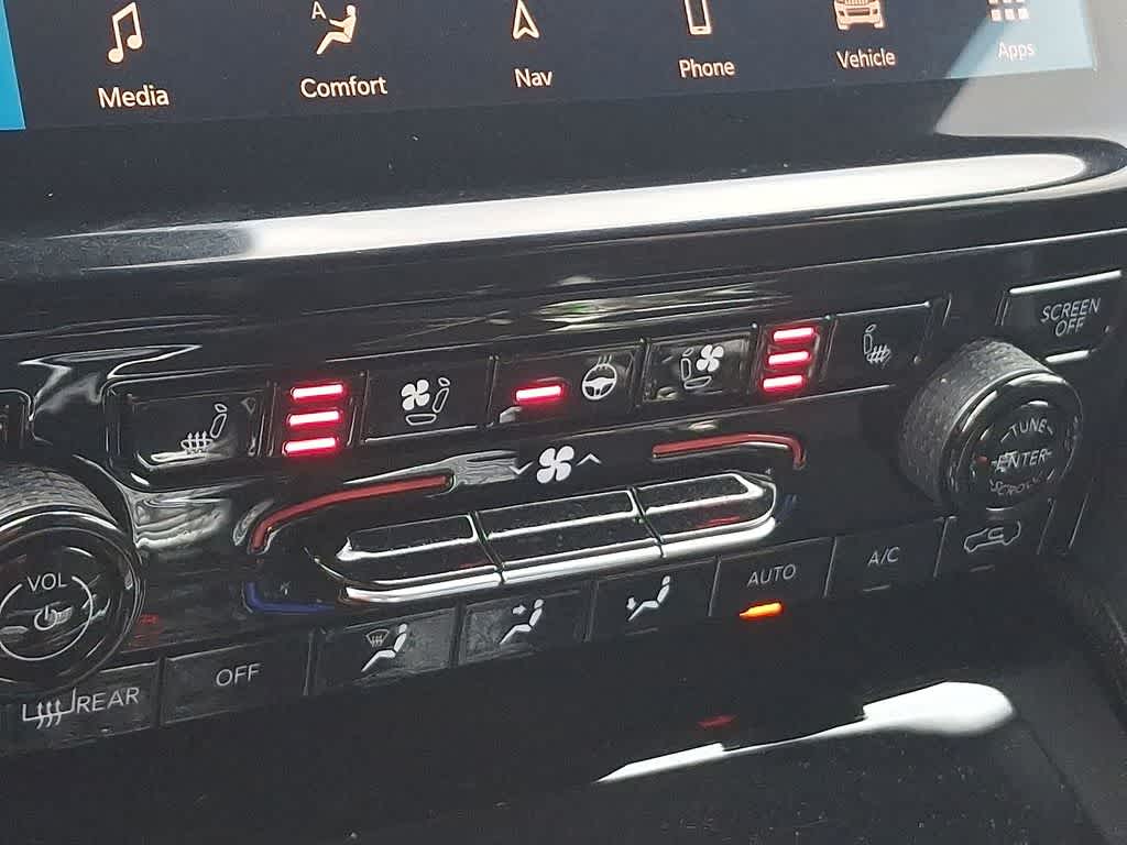 Thumbnail: 2024 Jeep Grand Cherokee - 19