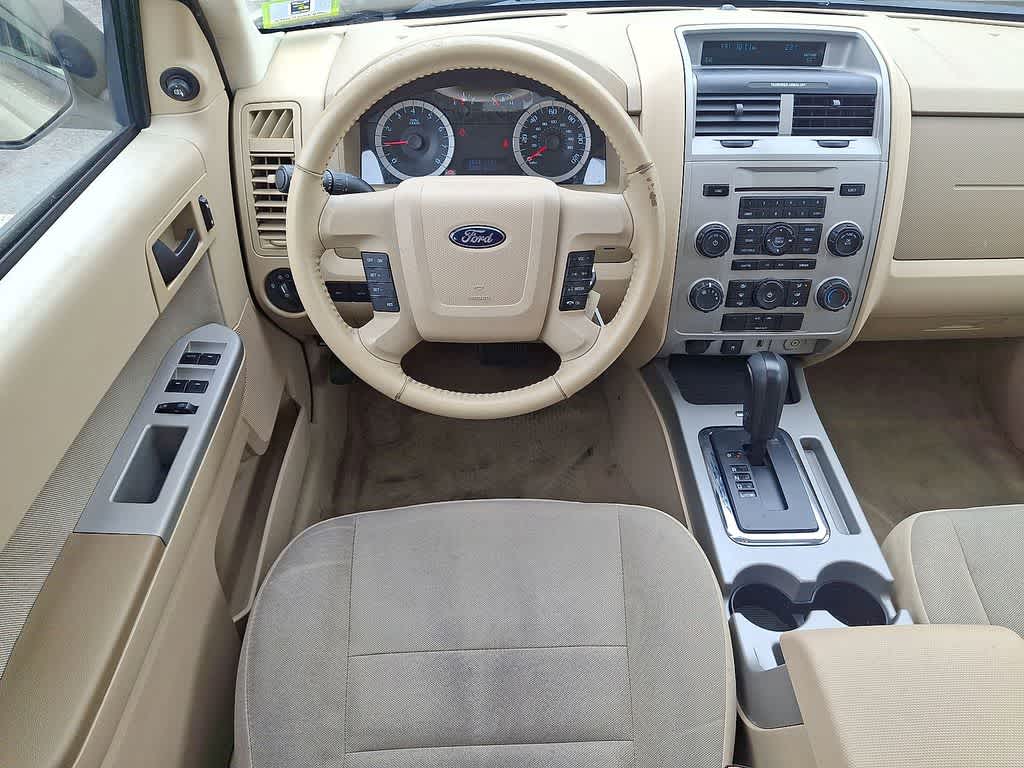 Thumbnail: 2010 Ford Escape - 21