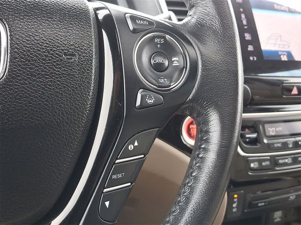 Thumbnail: 2016 Honda Pilot - 18