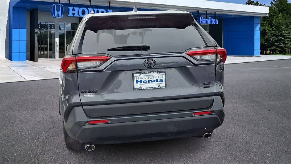 Thumbnail: 2022 Toyota RAV4 - 6