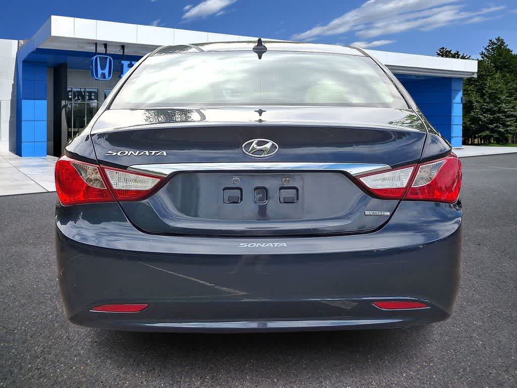 Thumbnail: 2013 Hyundai Sonata - 22