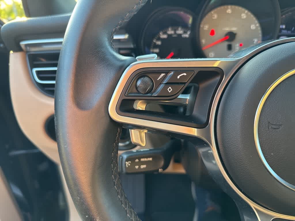 Thumbnail: 2021 Porsche Macan - 11