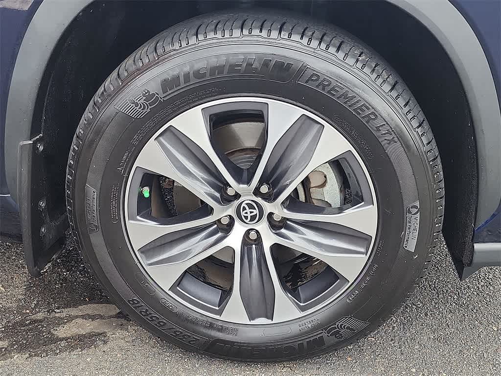 Thumbnail: 2023 Toyota Highlander - 33