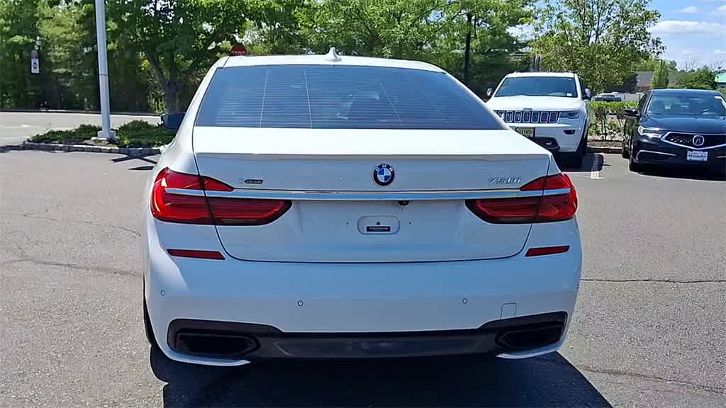 Thumbnail: 2018 BMW 7 Series - 7