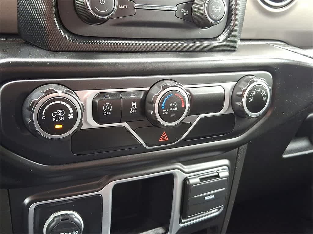 Thumbnail: 2020 Jeep Gladiator - 11