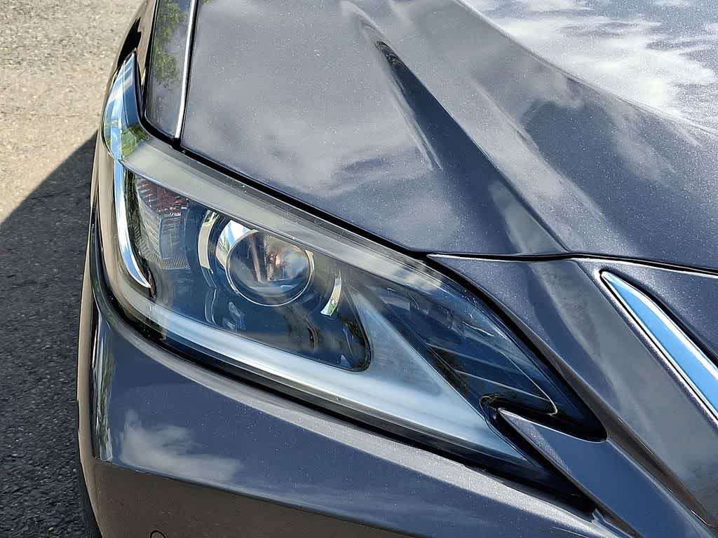 Thumbnail: 2019 Lexus ES - 27