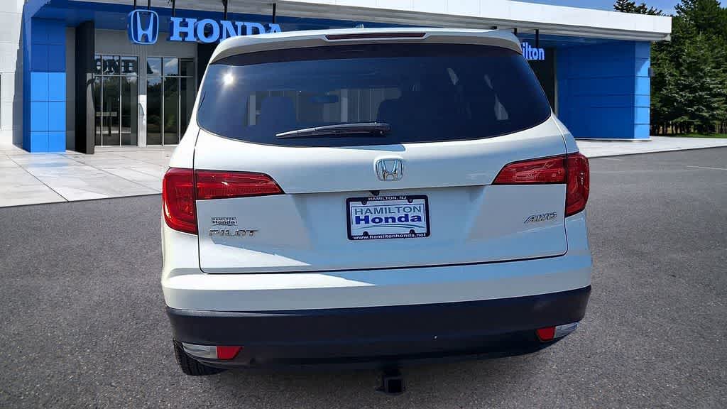 Thumbnail: 2017 Honda Pilot - 7