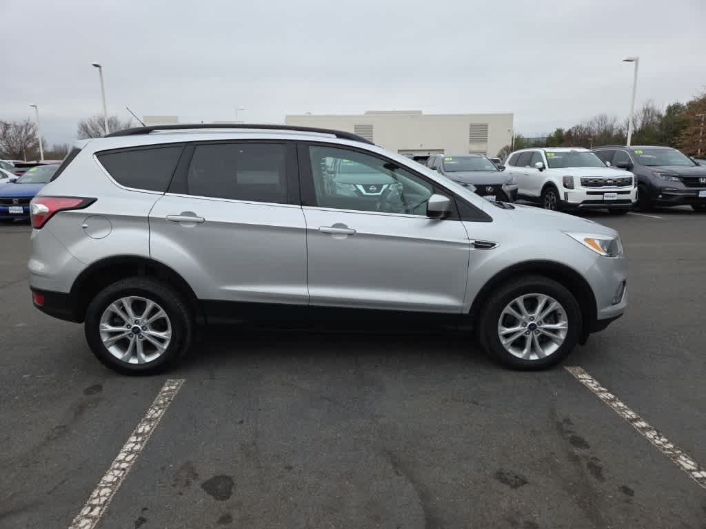 Thumbnail: 2017 Ford Escape - 4