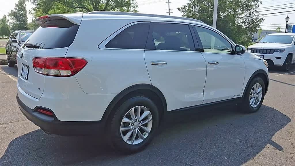 2017 Kia Sorento LX 8