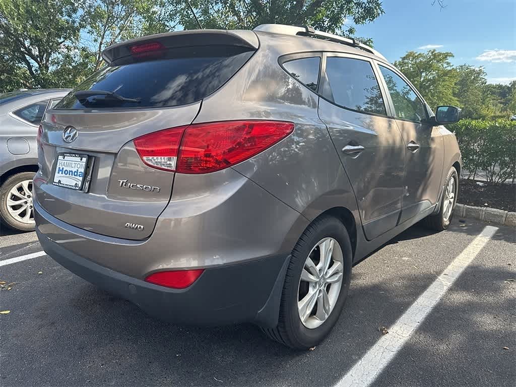 Thumbnail: 2013 Hyundai Tucson - 4
