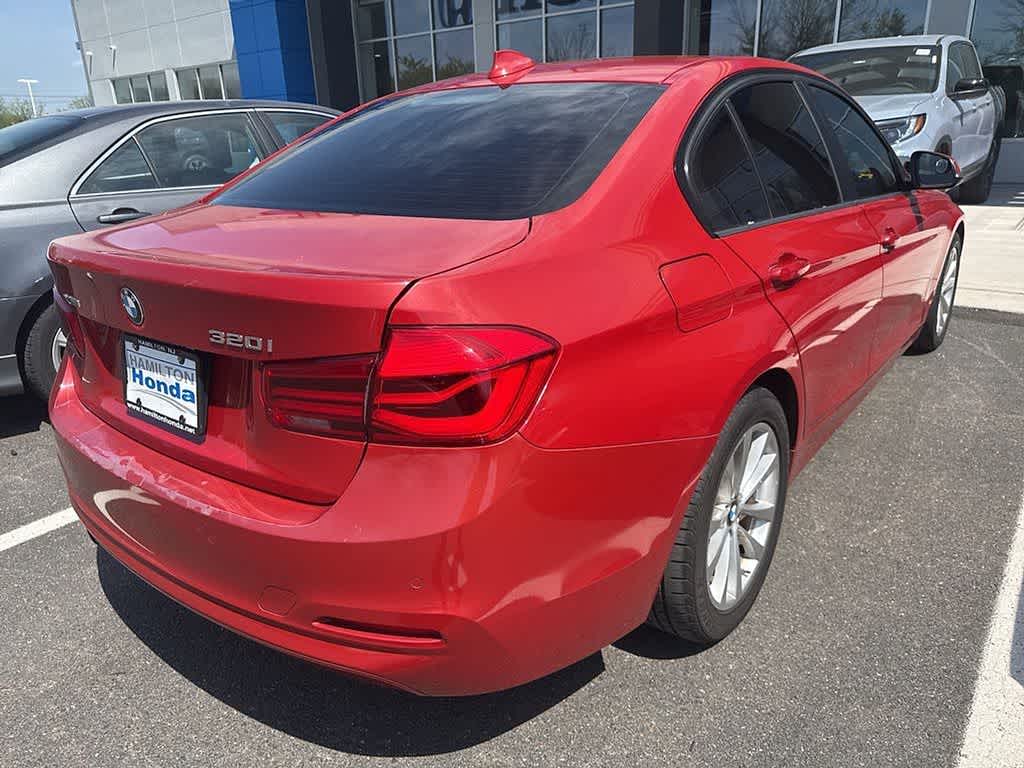 Thumbnail: 2016 BMW 3 Series - 4