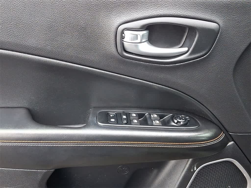 Thumbnail: 2018 Jeep Compass - 10