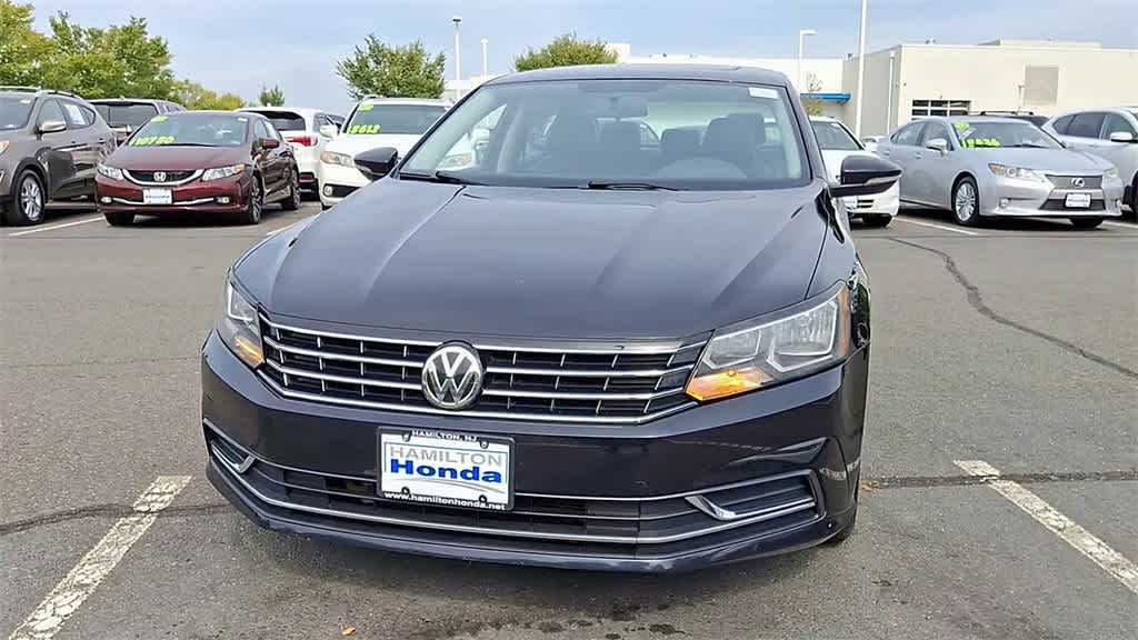 Thumbnail: 2018 Volkswagen Passat - 3