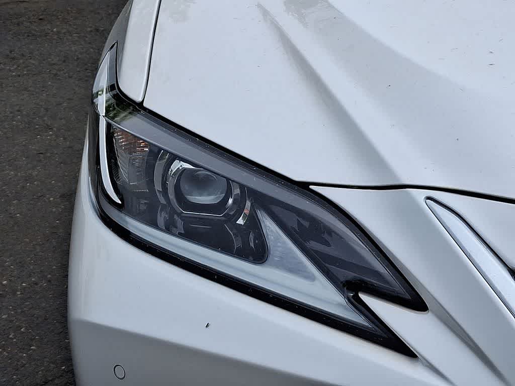 Thumbnail: 2023 Lexus ES - 27