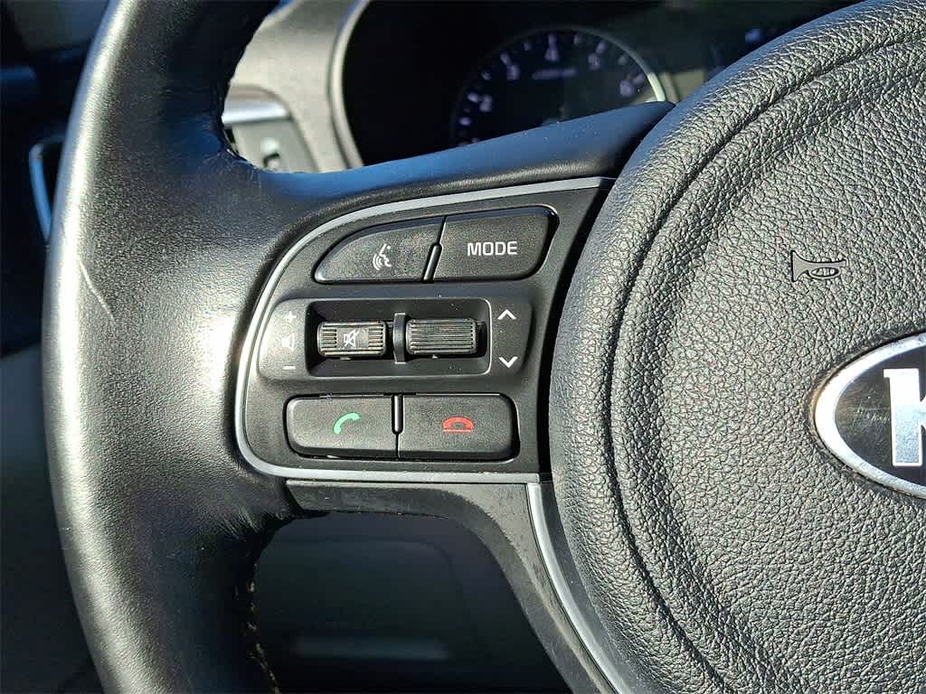 Thumbnail: 2017 Kia Optima - 17