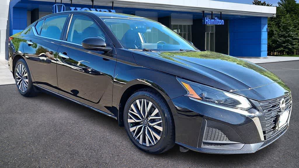 Thumbnail: 2023 Nissan Altima - 2