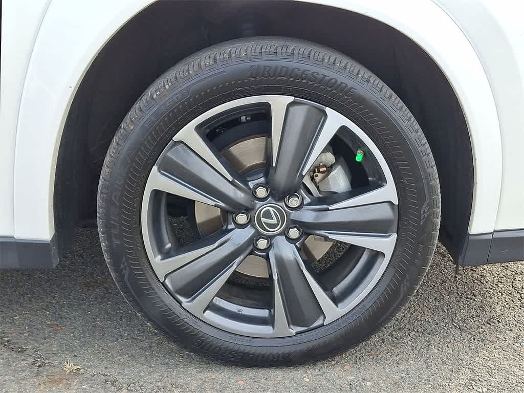 Thumbnail: 2023 Lexus UX - 26