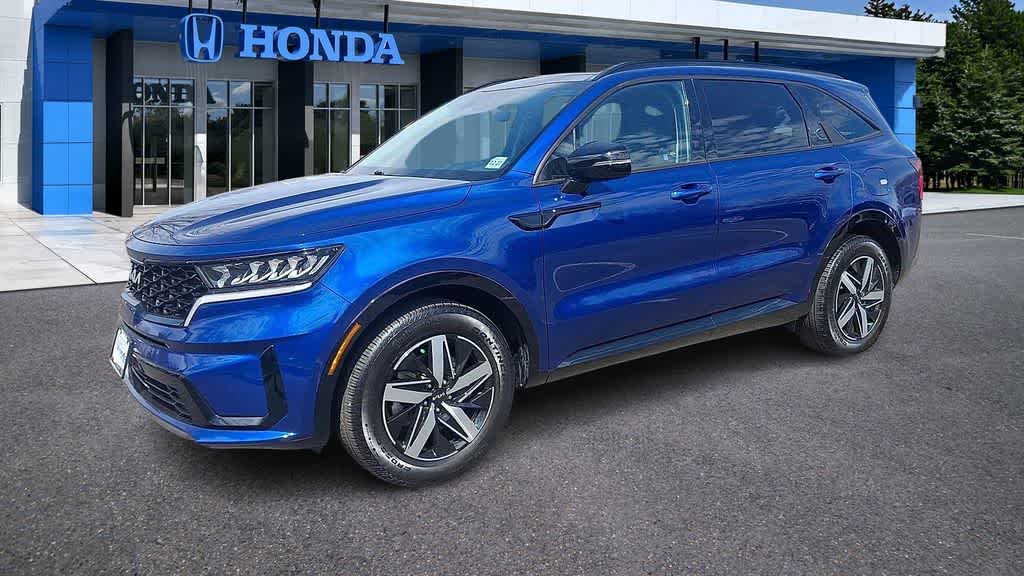 Thumbnail: 2023 Kia Sorento - 4