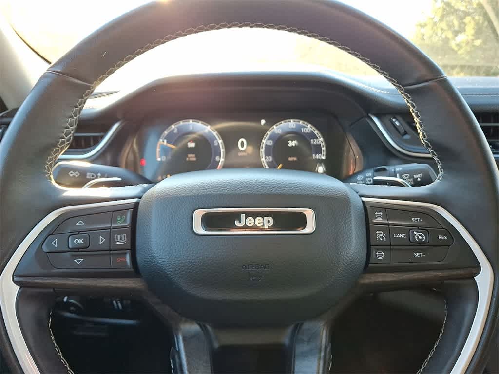 Thumbnail: 2022 Jeep Grand Cherokee L - 16