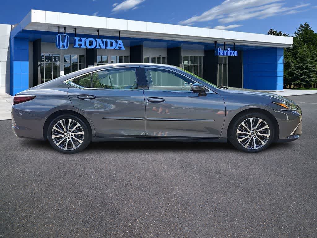 Thumbnail: 2019 Lexus ES - 25