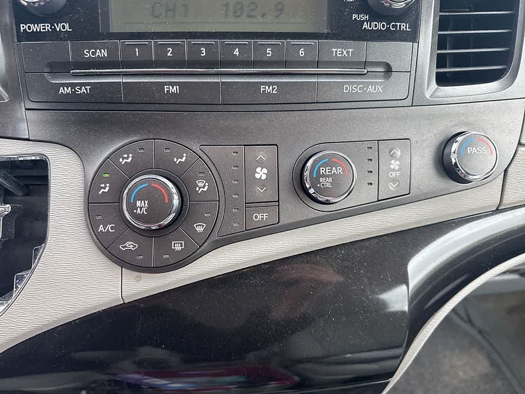 Thumbnail: 2013 Toyota Sienna - 15