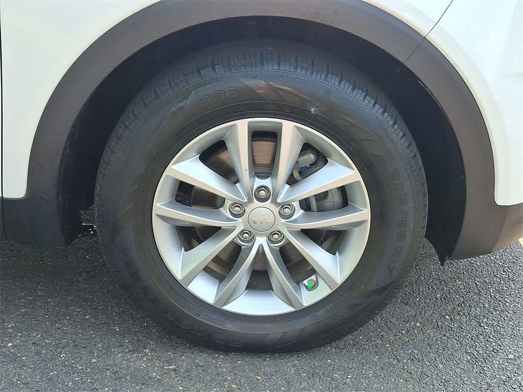 2017 Kia Sorento LX 26