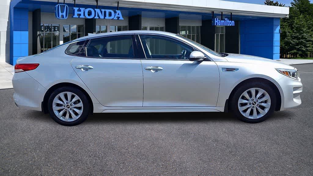 Thumbnail: 2016 Kia Optima - 9