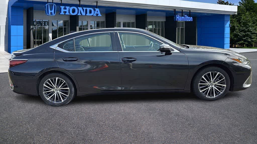 Thumbnail: 2023 Lexus ES - 9