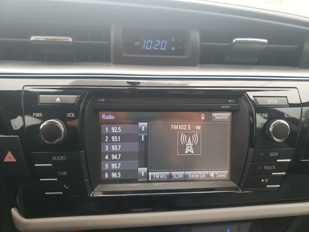 2015 Toyota Corolla LE 18