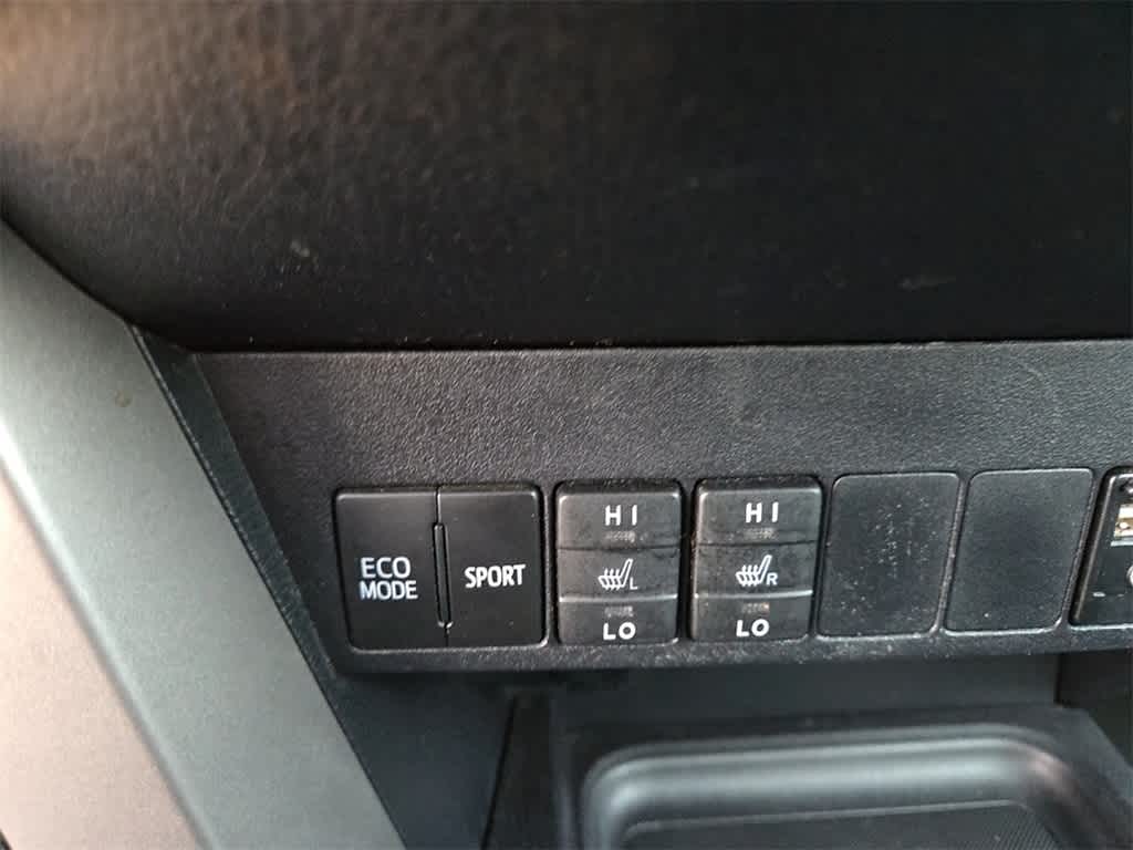 Thumbnail: 2016 Toyota RAV4 - 23