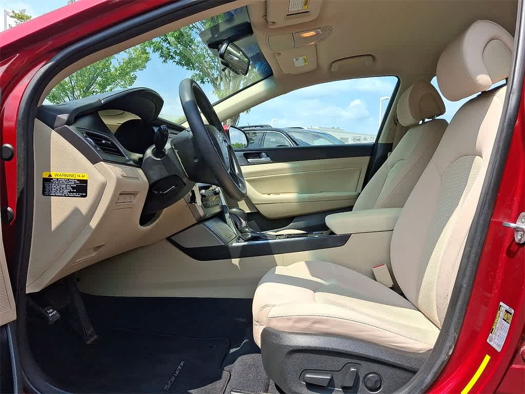 Thumbnail: 2015 Hyundai Sonata - 11