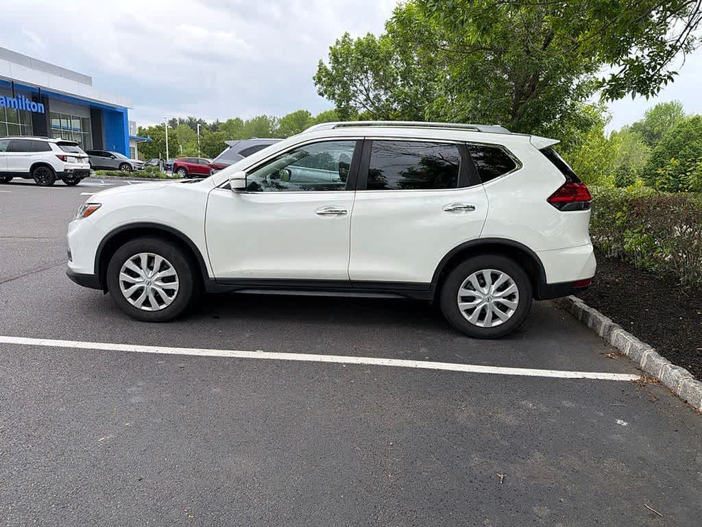 Thumbnail: 2017 Nissan Rogue - 13