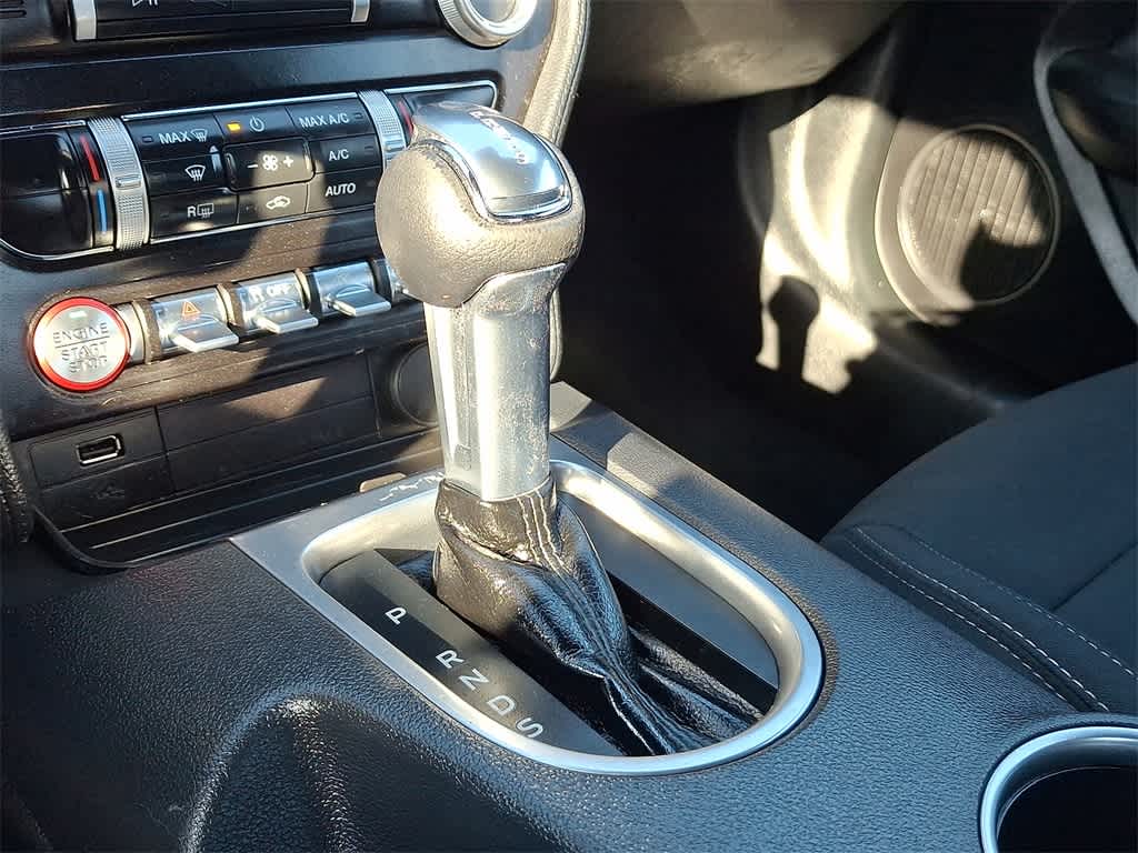 Thumbnail: 2022 Ford Mustang - 4