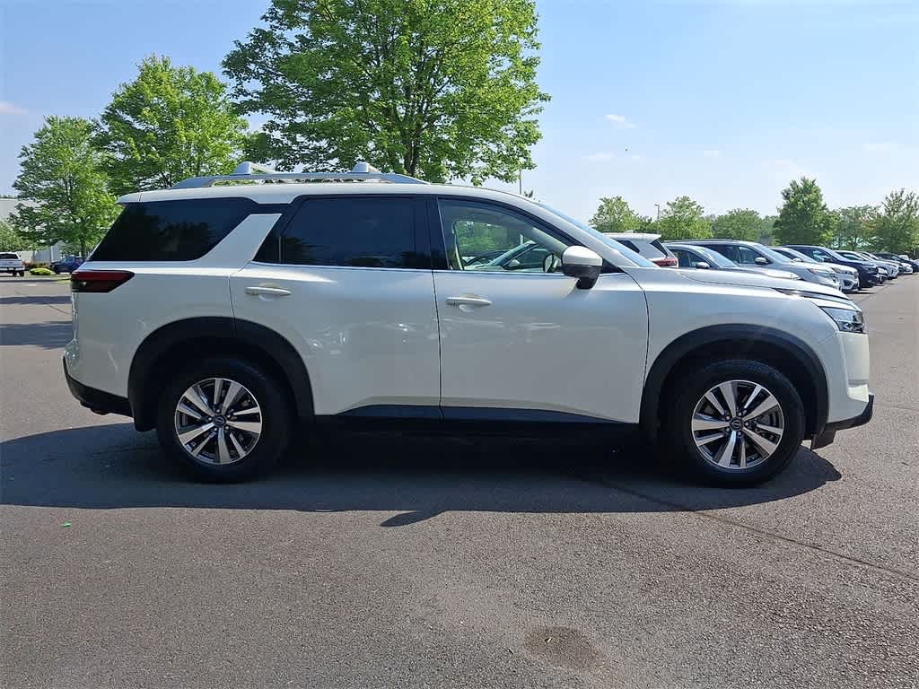 2023 Nissan Pathfinder SL 25