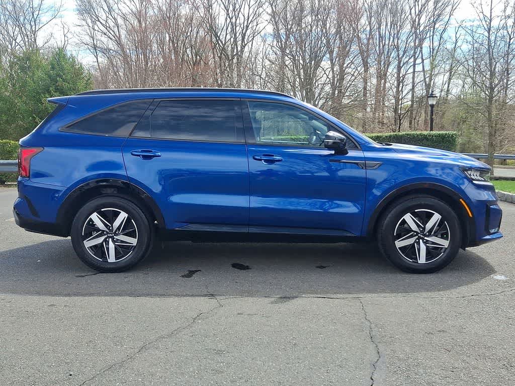 Thumbnail: 2023 Kia Sorento - 24